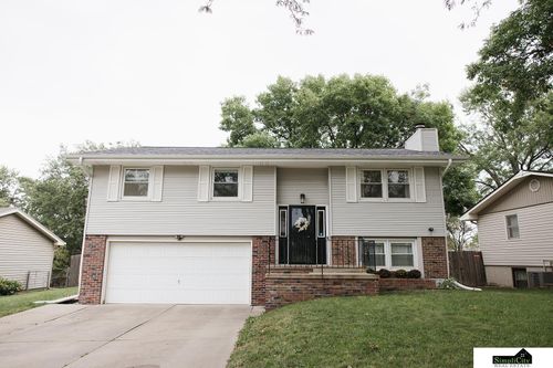 3810 Wildbriar Ln, Lincoln, NE, 68516-4503 | Card Image