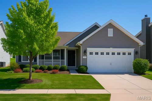 119 Hidden Bluffs Dr, Lake St Louis, MO, 63367-6553 | Card Image