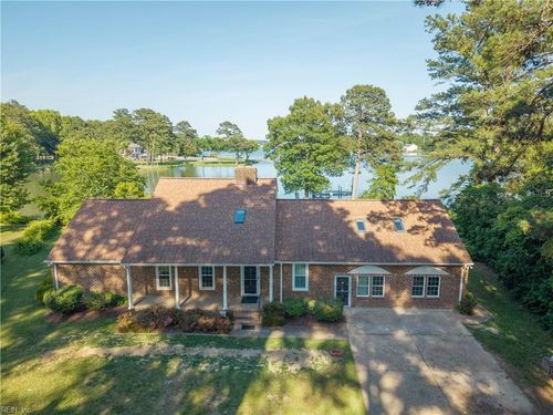 236 Robanna Dr, Seaford, VA, 23696-2425 | Card Image