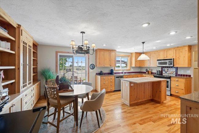 2303 N Locust Grove Rd, House other with 5 bedrooms, 4 bathrooms and 2 parking in Kuna ID | Image 6
