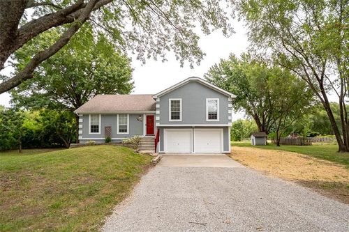 14405 Greentree Dr, Olathe, KS, 66061-9618 | Card Image