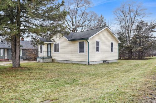 1457 Mitson Blvd, Flint, MI, 48504-4324 | Card Image