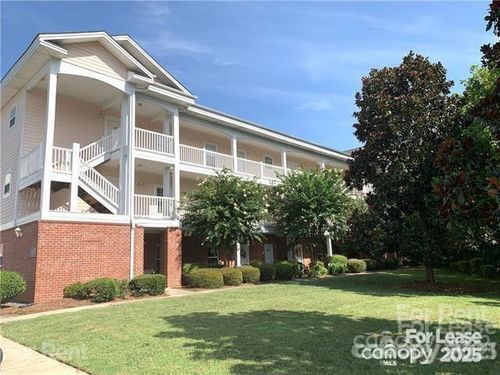 201-9321 Meadow Vista Rd, Charlotte, NC, 28213-5298 | Card Image