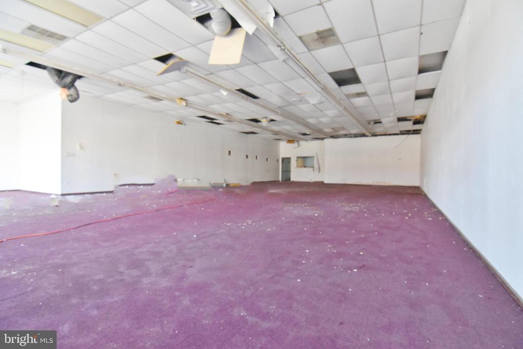 Commercial Lease in BURLINGTON 3