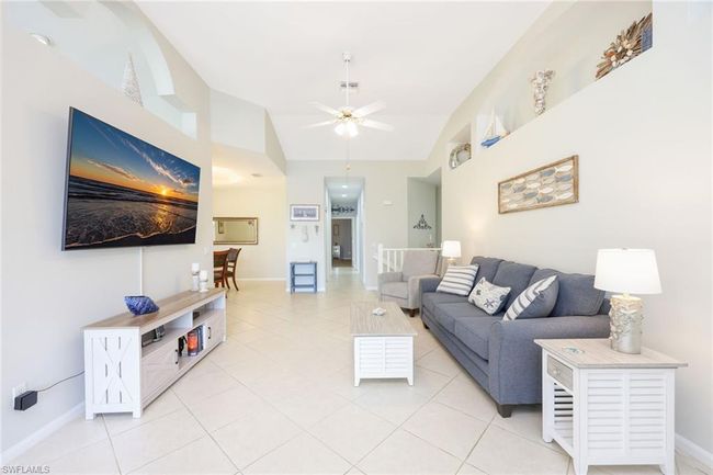 5-202 - 7828 Gardner Dr, Condo with 3 bedrooms, 2 bathrooms and null parking in NAPLES FL | Image 4