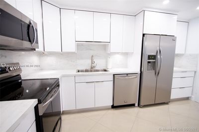 PH16S - 3801 S Ocean Dr, Condo with 1 bedrooms, 1 bathrooms and null parking in Hollywood FL | Image 2