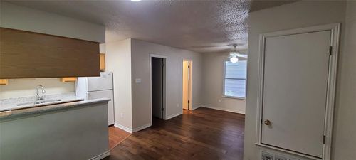 apt-204-1907 Robbins Pl, Austin, TX, 78705-5346 | Card Image