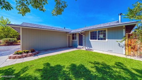 35 N Tropicana Cir, Sparks, NV, 89436-6636 | Card Image