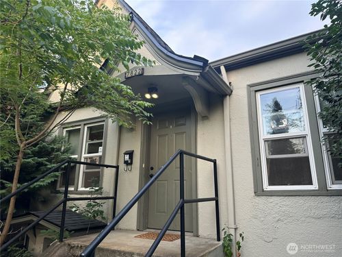 7822 Ne Lake City Way Ne, Seattle, WA, 98115 | Card Image