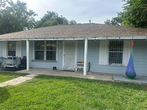 5325 Tarawa Rd, Houston, TX, 77033-1819 | Card Image