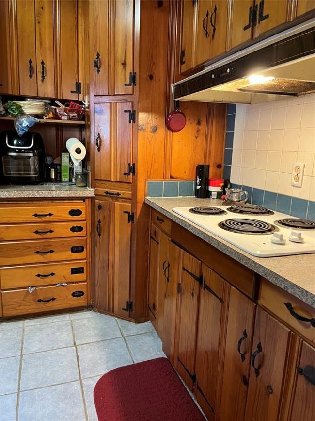 1715 Avenue P, House other with 4 bedrooms, 3 bathrooms and 2 parking in Huntsville TX | Image 14
