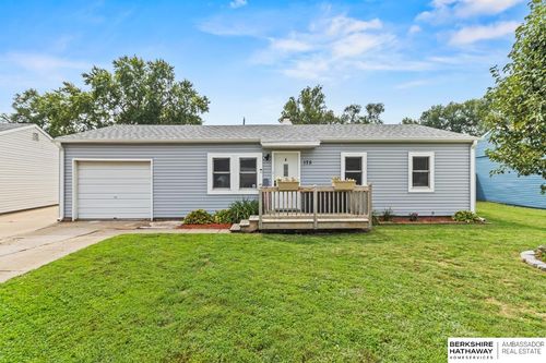 175 Pershing Rd, Fremont, NE, 68025-6039 | Card Image