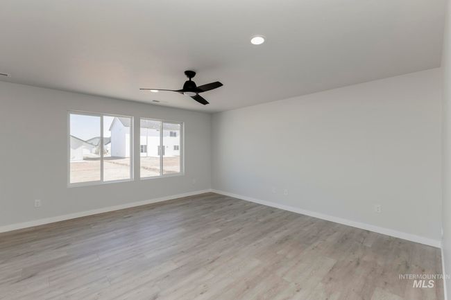 5302 E Burnte Peak St, House other with 4 bedrooms, 3 bathrooms and 3 parking in Nampa ID | Image 9