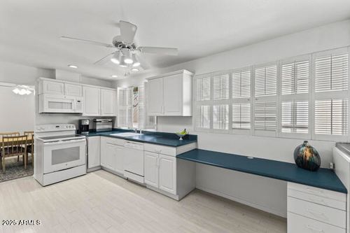 d6-500 W Clarendon Ave, Phoenix, AZ, 85013-3413 | Card Image