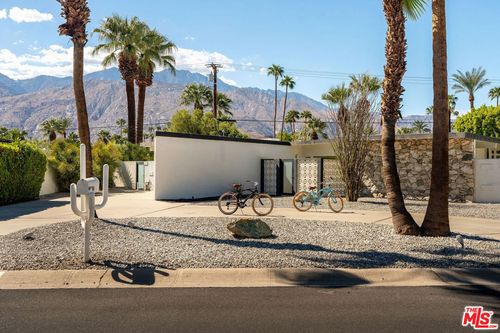 275 N Michelle Rd, Palm Springs, CA, 92262-6814 | Card Image