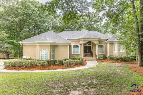 100 Honeysuckle Dr, Warner Robins, GA, 31088-7942 | Card Image