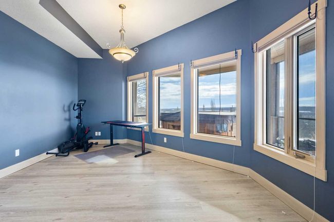 39 Slopes Grove Sw, Home with 4 bedrooms, 4 bathrooms and 5 parking in Calgary AB | Image 24
