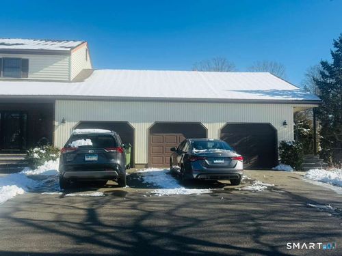 20 Crest Dr, Cromwell, CT, 06416-2047 | Card Image