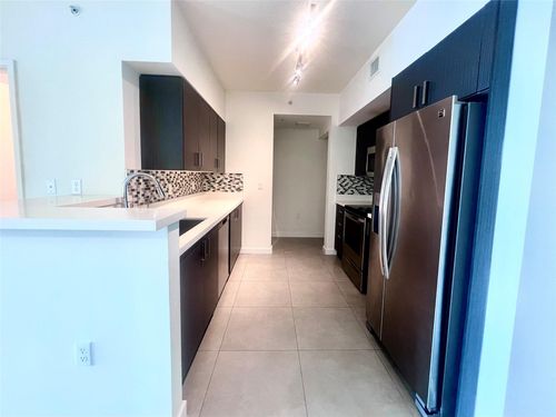 501-729 Nw 2nd St, Miami, FL, 33128-1445 | Card Image