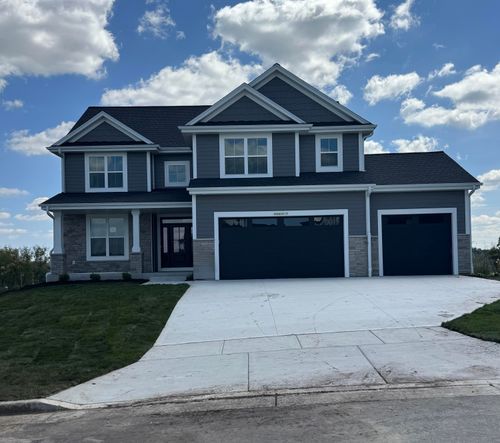 N56W20719 Muirfield Dr, Menomonee Falls, WI, 53051-8800 | Card Image