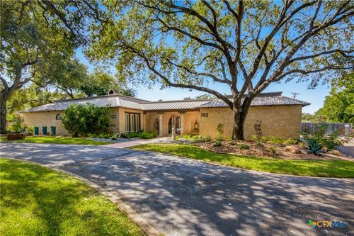 302 Tampa Dr, Victoria, TX, 77904-1651 | Card Image