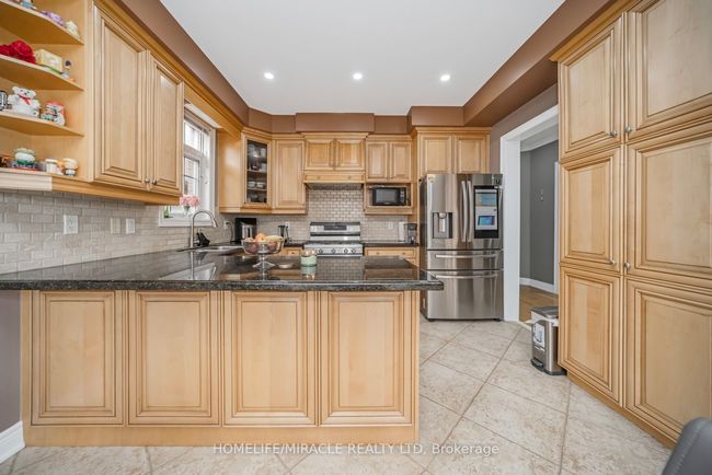 2 Roycrest St, House other with 7 bedrooms, 4 bathrooms and 4 parking in Brampton ON | Image 11