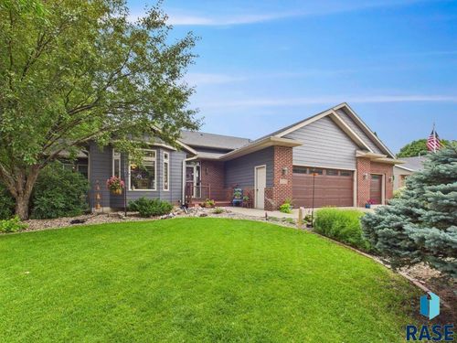 605 S Palmer Dr, Brandon, SD, 57005-2401 | Card Image