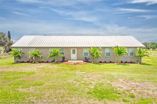 325 Stenstrom Rd, WAUCHULA, FL, 33873-9485 | Card Image