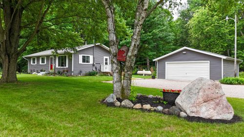 5190 S Vandecar Rd, Mount Pleasant, MI, 48858-9551 | Card Image