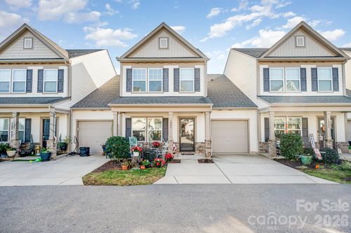 104 Blackstone Ct, Statesville, NC, 28677-9069 | Card Image