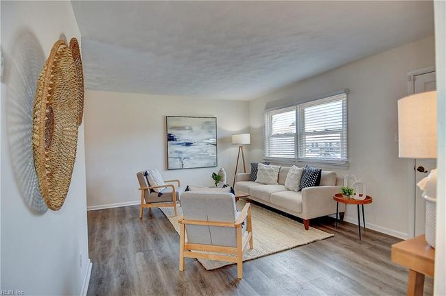 Living Room | Image 12