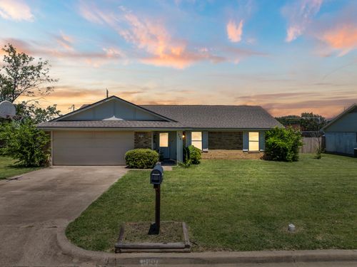 930 Vail Highlands, Hewitt, TX, 76643-3634 | Card Image