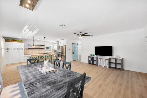 1070 Tyler St, Hollywood, FL, 33019-1304 | Card Image