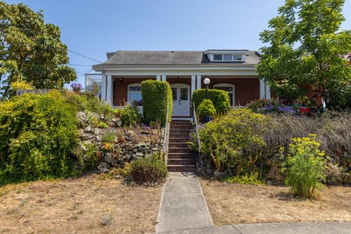 609 Mary St, Victoria, BC, V9A3W4 | Card Image