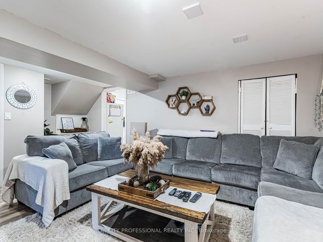 866 Krosno Blvd, House attached with 5 bedrooms, 2 bathrooms and 2 parking in Pickering ON | Image 20