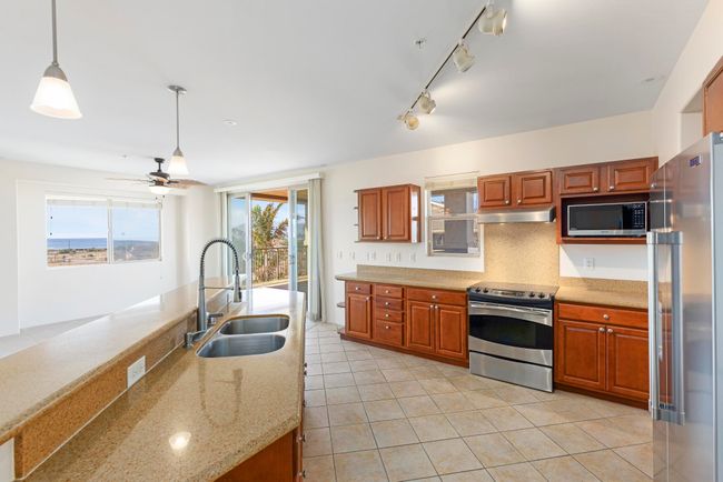 D402 - 1400 Limahana Cir, Condo with 4 bedrooms, 3 bathrooms and null parking in Lahaina HI | Image 8