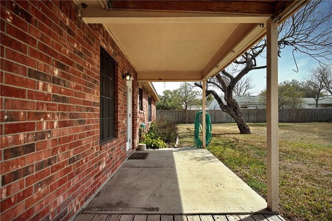 703 W Josephine Ave, House other with 3 bedrooms, 2 bathrooms and null parking in Orange Grove TX | Image 7