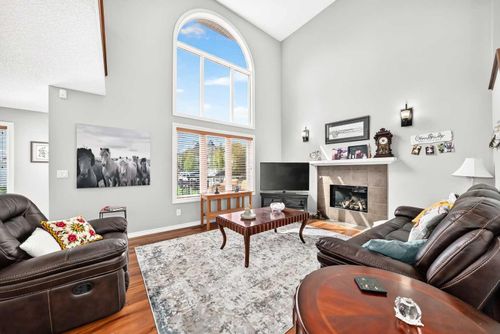 209 Crystal Green Pt, Okotoks, AB, T1S2K7 | Card Image
