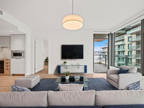 425-755 Harbourside Dr, North Vancouver, BC, V7P0G1 | Card Image