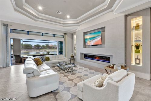 8675 Amour Ct, Naples, FL, 34119-9532 | Card Image