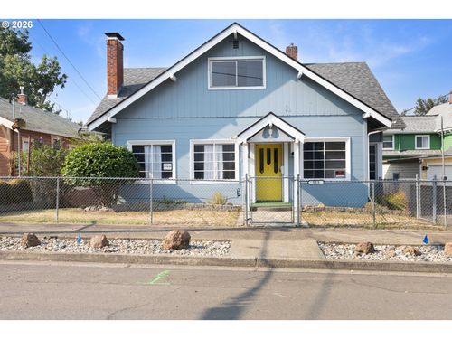 523 Se Rice Ave, Roseburg, OR, 97470-4021 | Card Image