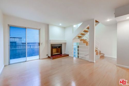 3-1077 W Kensington Rd, LOS ANGELES, CA, 90026-4353 | Card Image