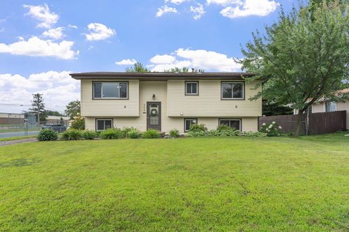 956 Blackoaks Ln, Anoka, MN, 55303-1455 | Card Image