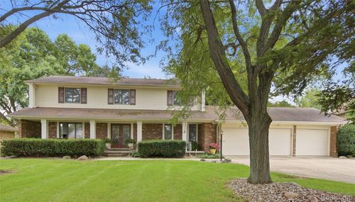 1510 Kings Carriage Rd, Grand Blanc, MI, 48439-8628 | Card Image