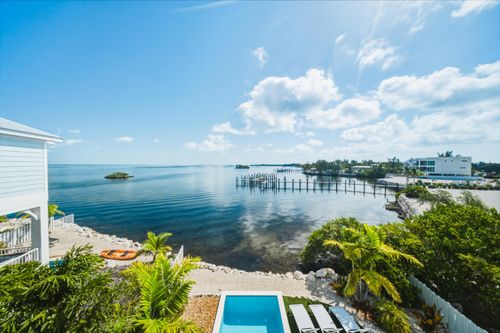 813 39th Street Gulf, Marathon, FL, 33050-2383 | Card Image