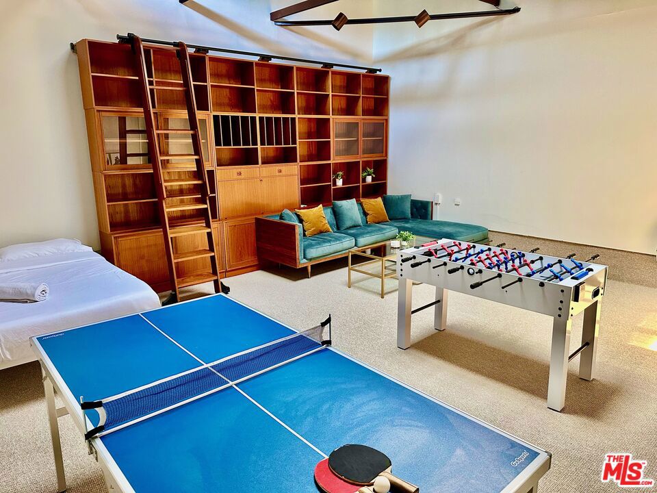 Residential Lease in Los Angeles 3