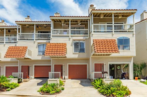 31 Dana Dr, Galveston, TX, 77554-7737 | Card Image