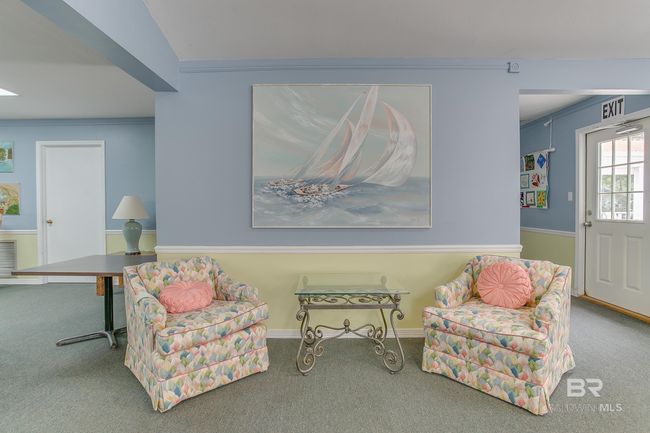 Clubhouse sitting area | Image 50