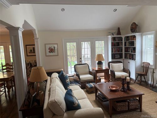 50 Brittany Ln, Westhampton Beach, NY, 11978-1425 | Card Image