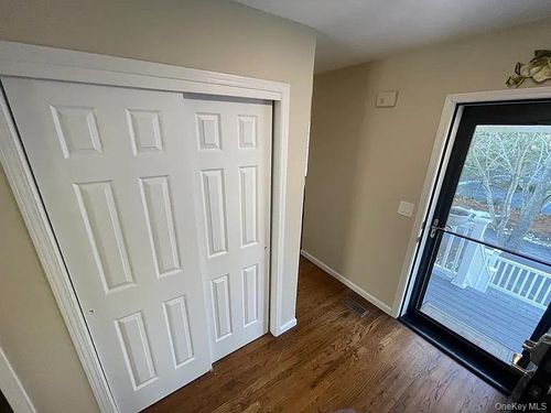 1 Sea Court Ln, Port Jefferson, NY, 11777-2174 | Card Image